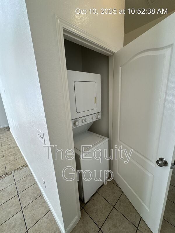 Building Photo - 2924 S Sallee Ct