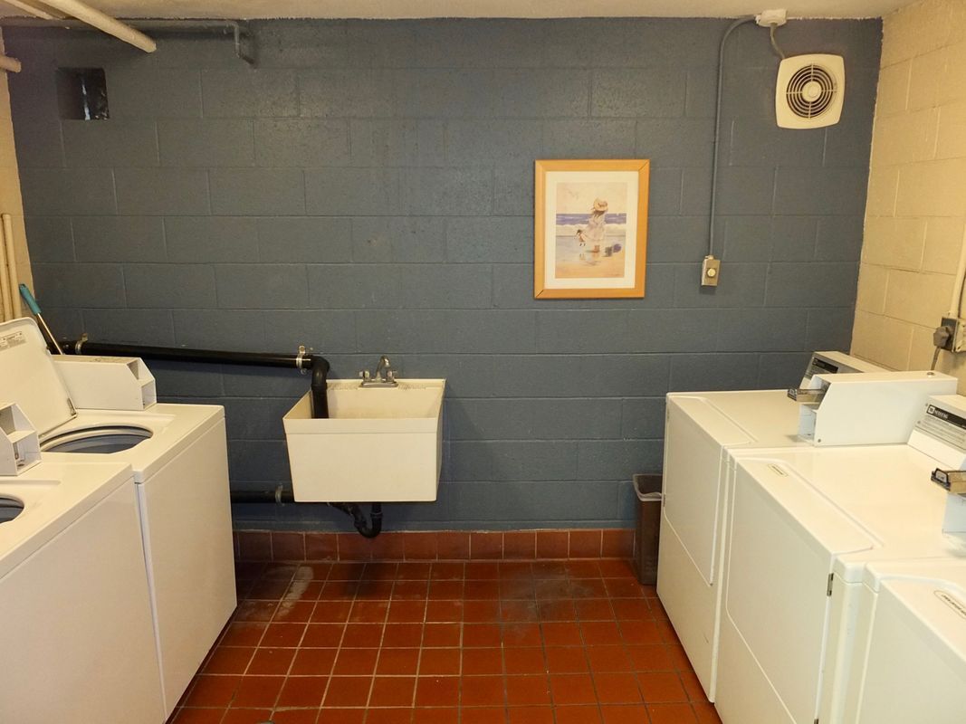 Building Photo - 420 Redondo Ave