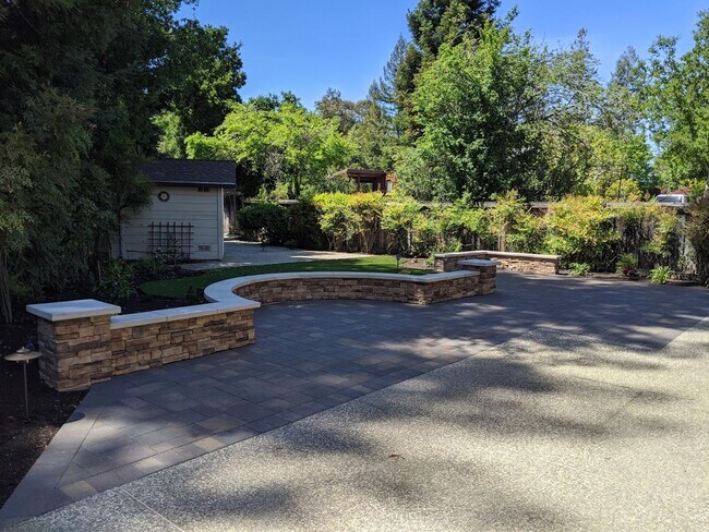 Building Photo - EMERALD HILLS - Premium updates thoughout including park like back yard