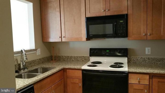 Building Photo - 123 W Barre St