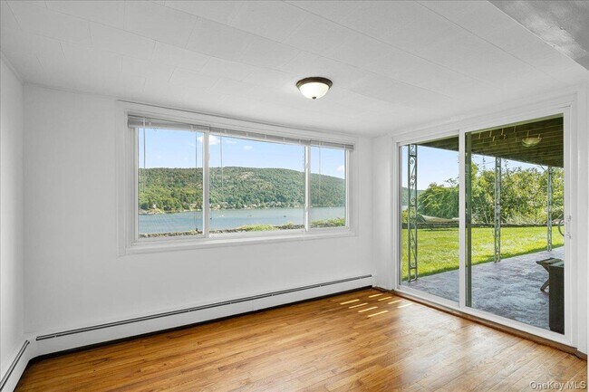 Building Photo - 14 Hemlock Hill
