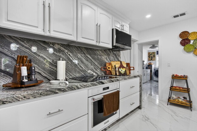 Building Photo - 6661 NW 23rd St