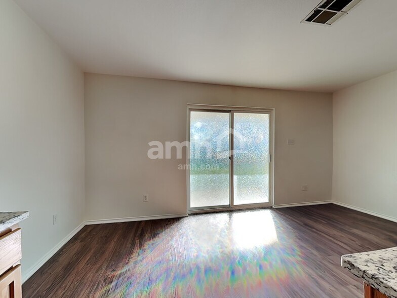 Building Photo - 161 Spring Branch Loop