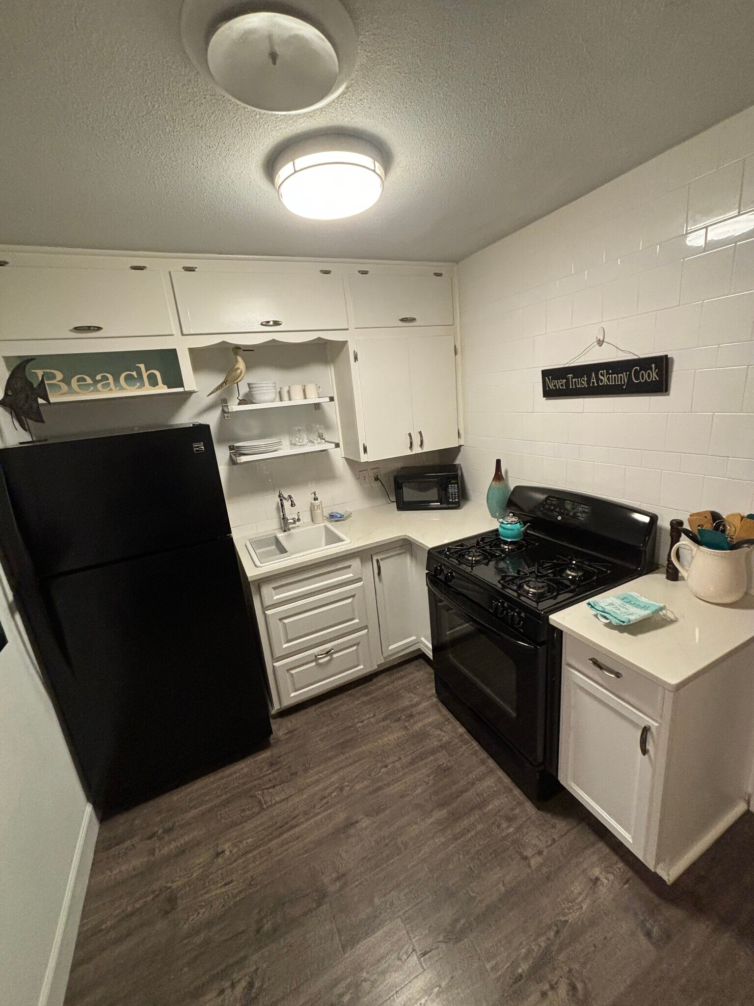 Building Photo - 501 W Lincoln Ave