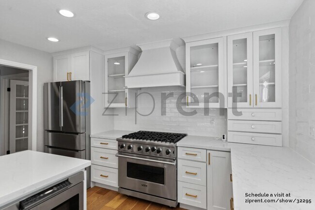 Building Photo - 144 Oakridge Dr