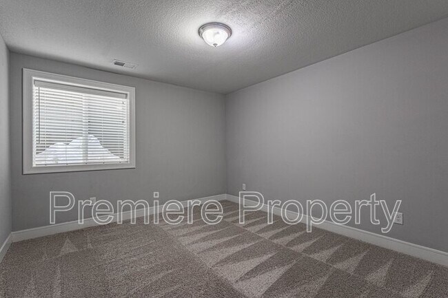 Building Photo - 21470 W 116th Pl