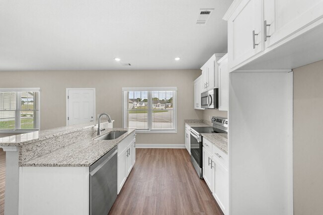 Building Photo - 135 Avalon Trce