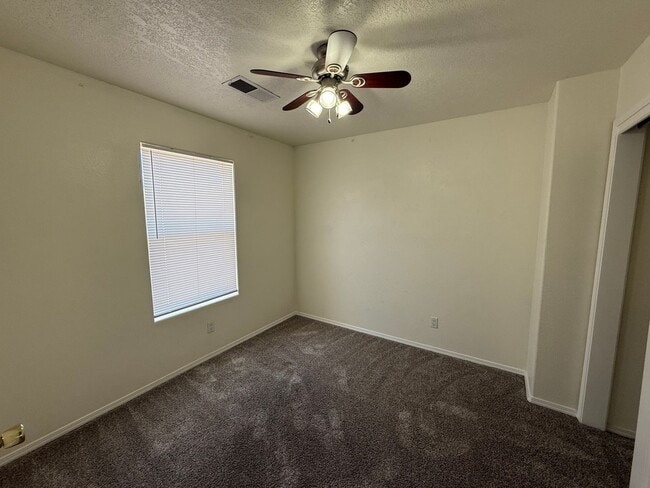 Building Photo - Charming 3-bedroom, 2.5-bathroom home