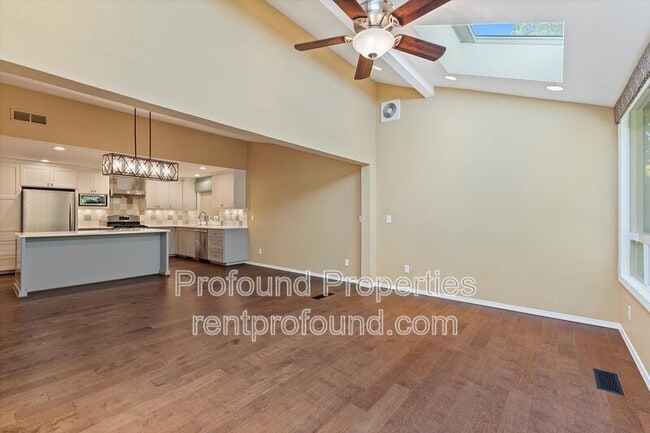 Building Photo - 9045 SW Pinto Ct
