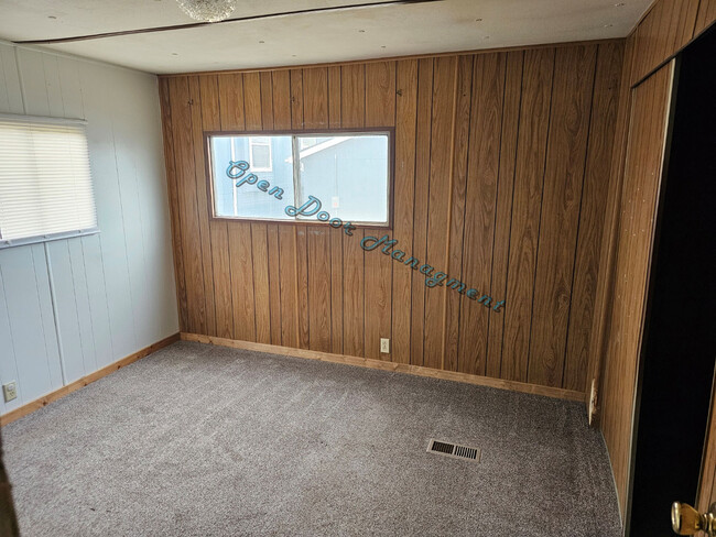 Building Photo - 1360 Joy Ln