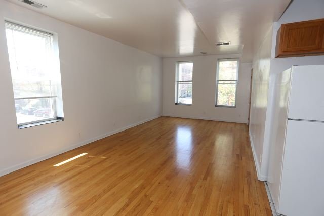 Building Photo - 1401 N Bosworth Ave