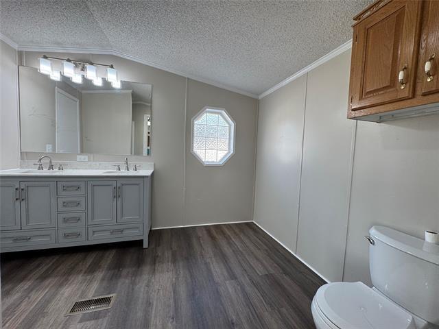 Building Photo - 1204 Traders Rd