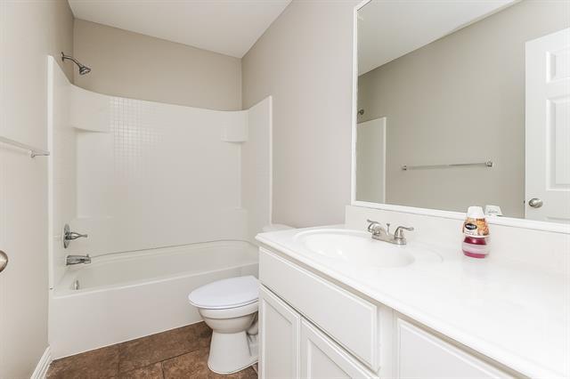 Building Photo - 3413 Heatherbend St