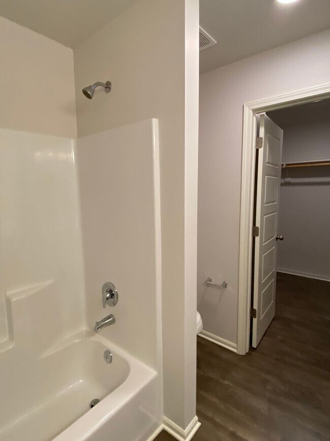 Building Photo - Spring Hill Living Starts Here — Spacious 3BR/2.5BA Home (Now Preleasing)