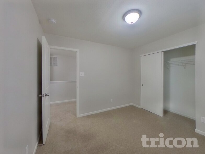 Building Photo - 907 Swearngan Ridge Ct