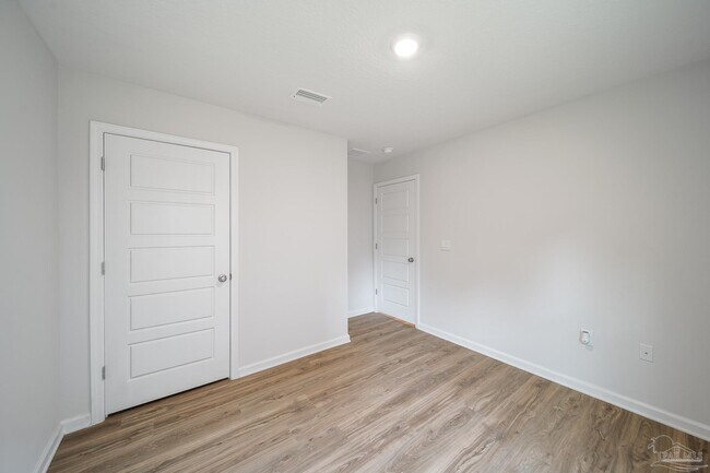 Building Photo - 6347 Burrow Ln