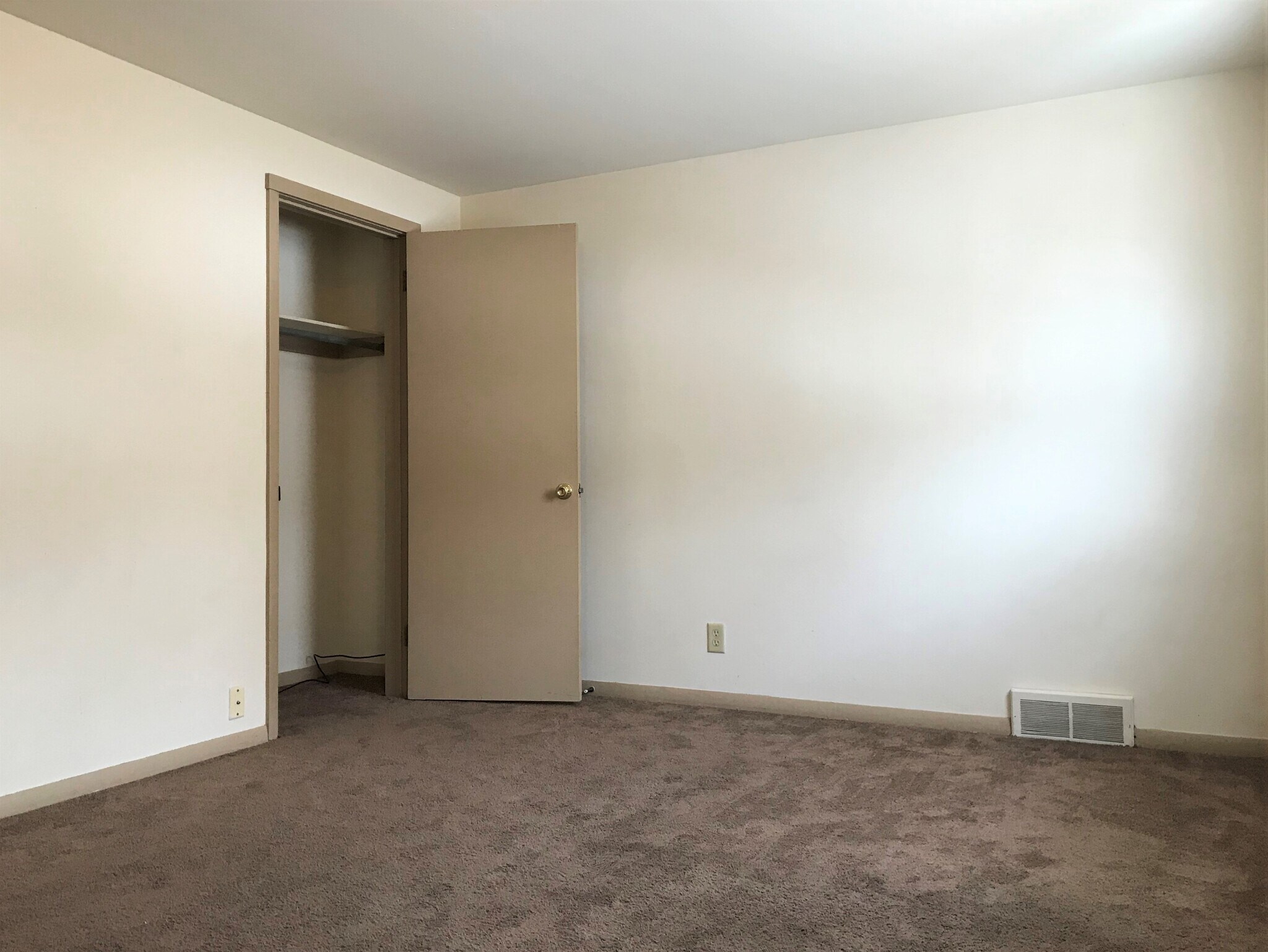 Building Photo - 1305 Temkin Ave