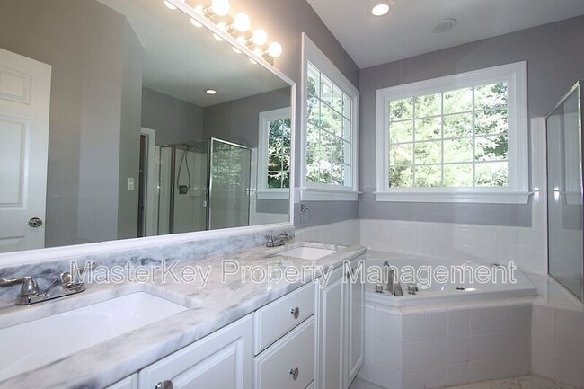 Building Photo - 4924 Olde Millcrest Ct