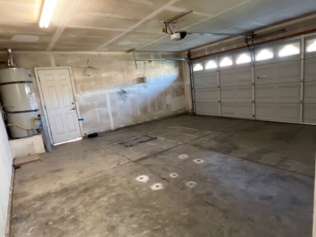 Building Photo - 13003 Lake Pueblo Way