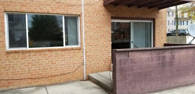 Building Photo - 17 Water St