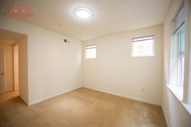 Building Photo - 809 Auzerais Ave