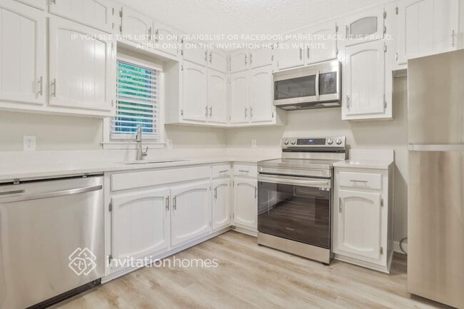 Building Photo - 349 Charmers Way SW