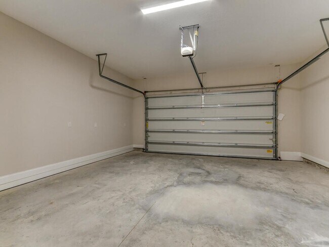 Building Photo - 241 Beech St