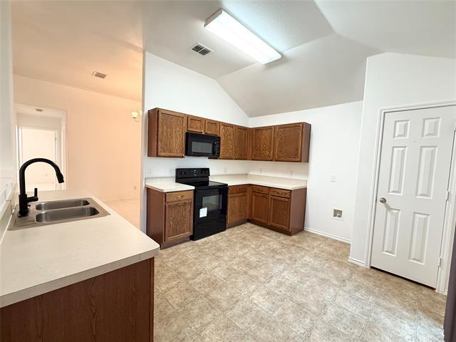 Building Photo - 918 Fleming St