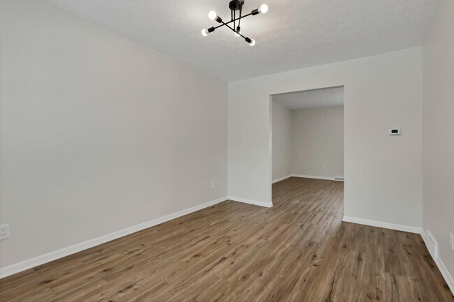 Building Photo - 3080 Pine Valley Rd