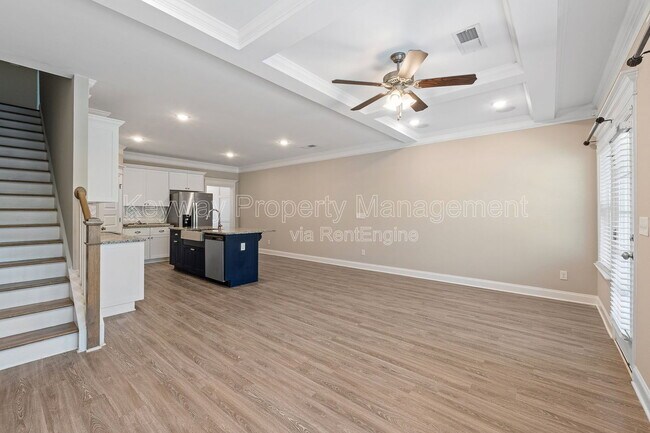 Building Photo - 301 Sumac Trail