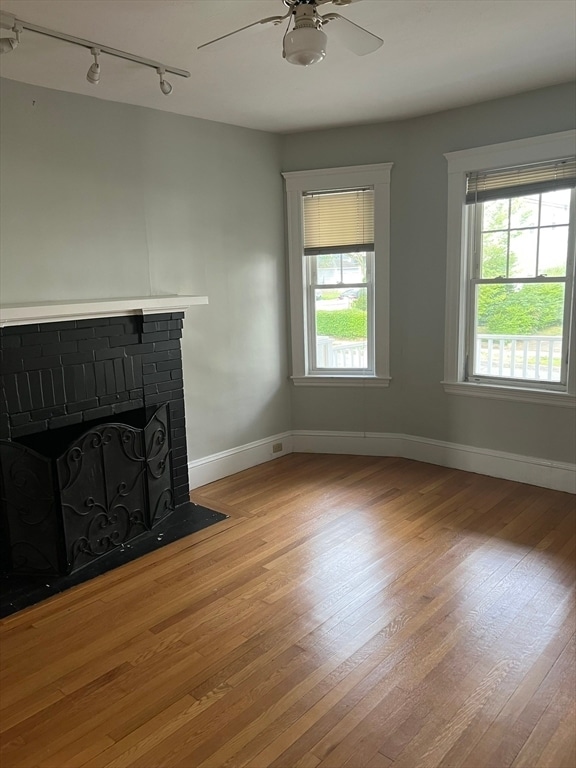 Building Photo - 111 E Elm Ave