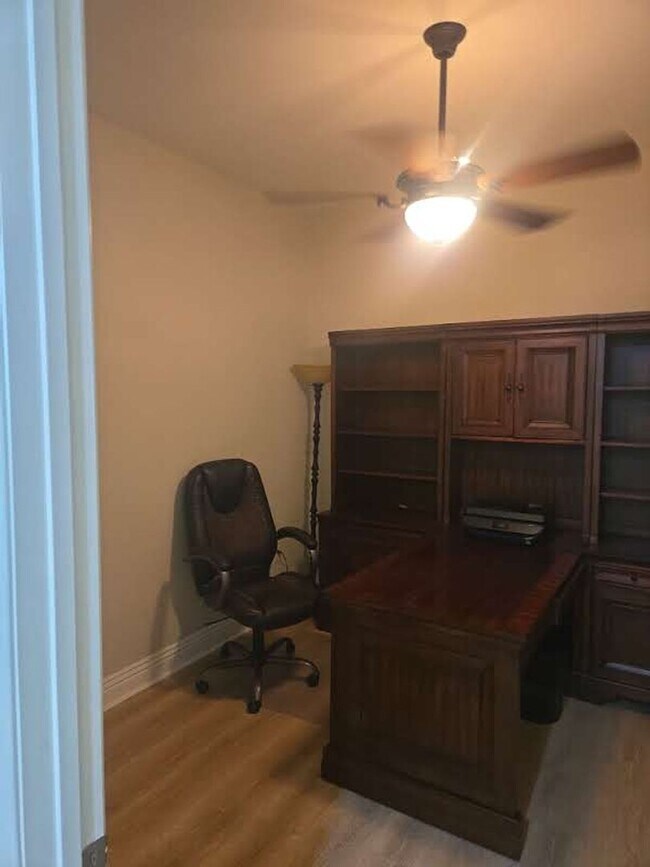 Building Photo - An Amazing Furnished 3 Bedroom Condo at La...