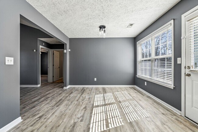 Building Photo - Upperglade Ct