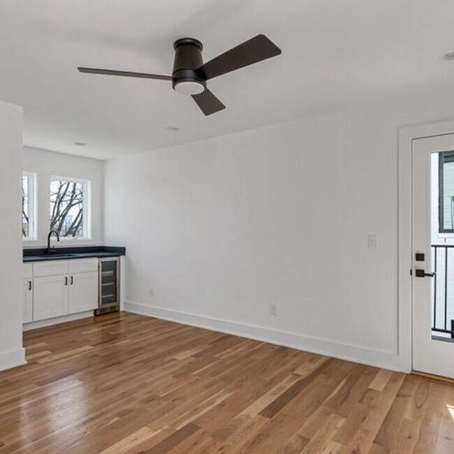 Building Photo - Stunning 4 Bedroom, 3.5 Bath Luxury Home in Nashville