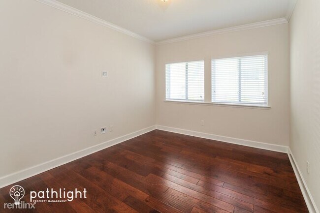 Building Photo - 4 br, 3 bath House - 33 Paradise Valley Dr