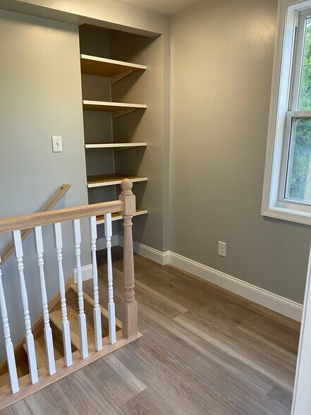 Building Photo - 3054 S Pike Ave