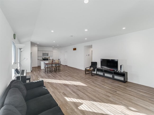 Building Photo - 40422 Basalt Elm Rd