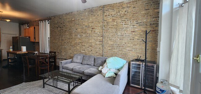 Primary Photo - 1224 N Cleaver St