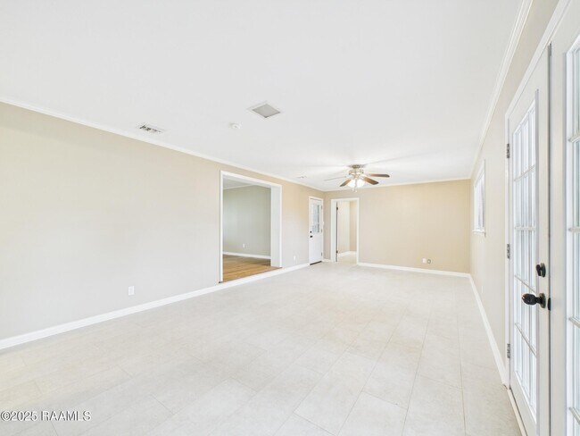 Building Photo - 216 Brentwood Blvd