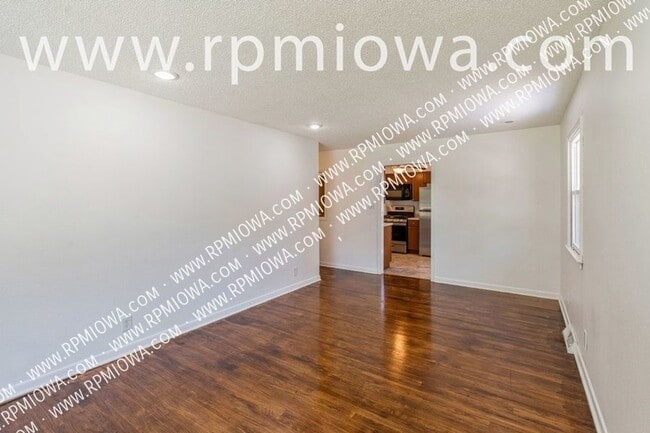 Building Photo - 1806 Larnard Dr