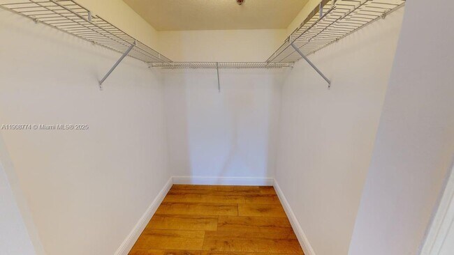 Building Photo - 2415 NW 16th St Rd