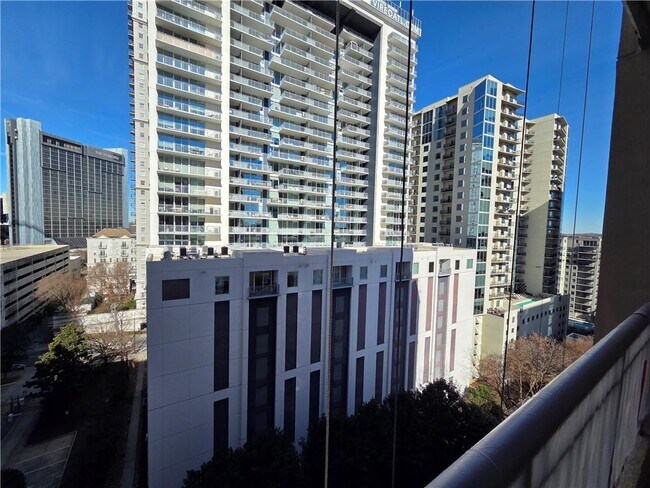 Building Photo - 1101 Juniper St NE