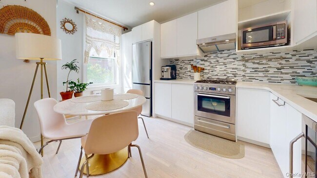 Building Photo - 68-15 Selfridge St
