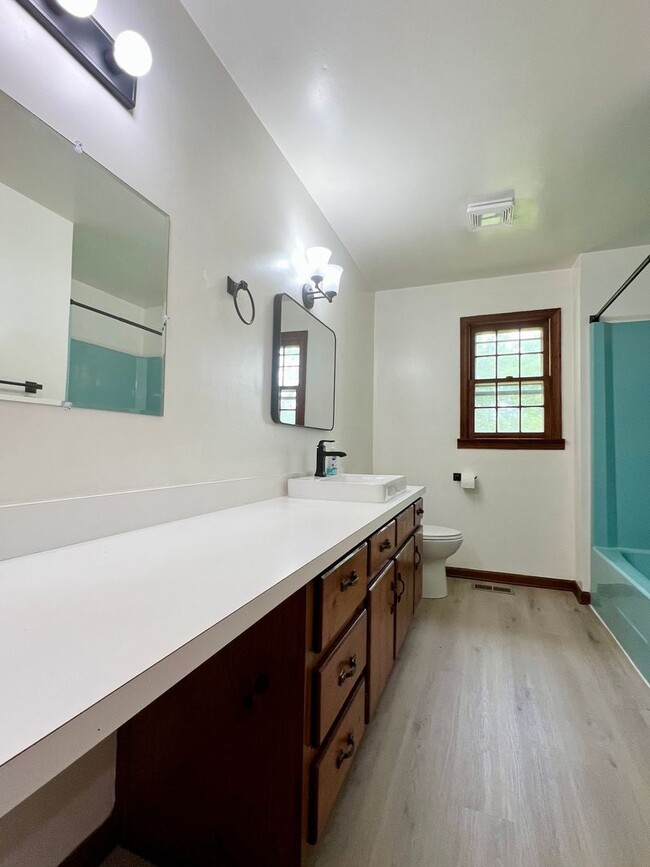Building Photo - 3bdr 2bth home in the heart of Poquoson