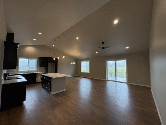 Building Photo - 130 Doggone Ln