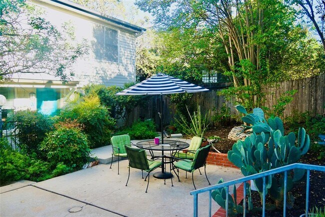 Building Photo - 3902 Peterson Ave