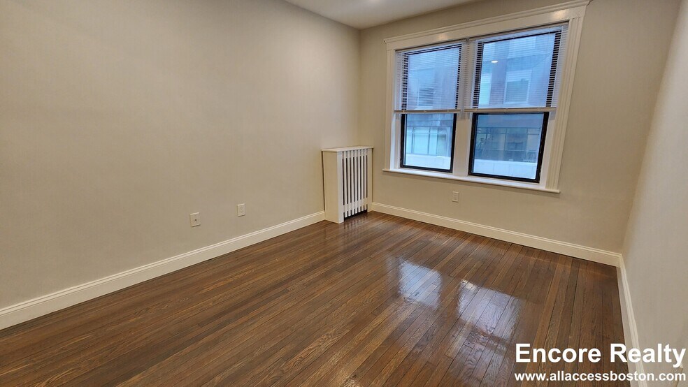 Building Photo - 11 Peterborough St