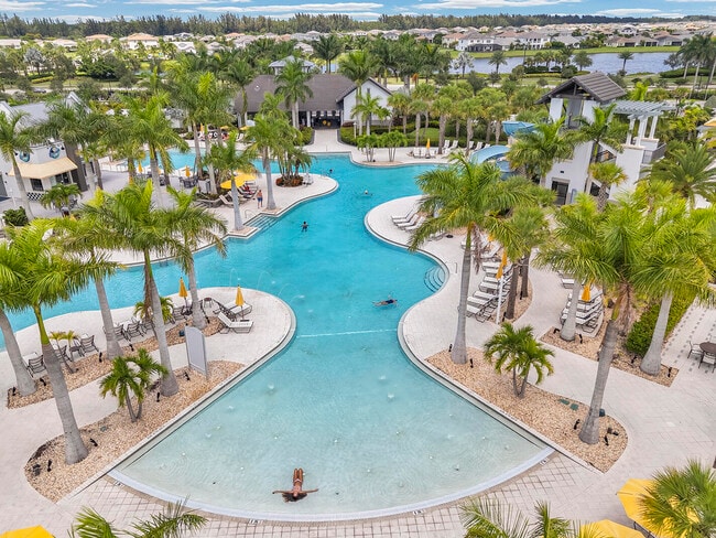 Building Photo - 5320 St Armands Way