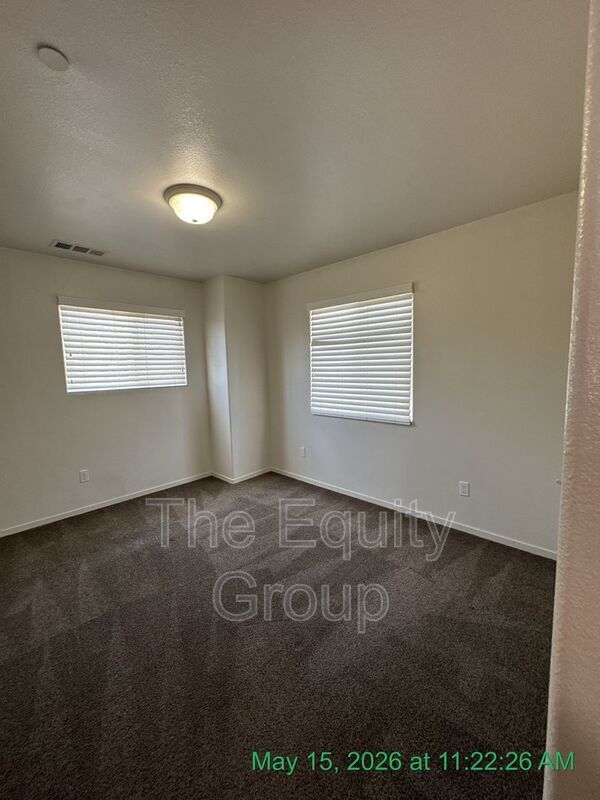Building Photo - 2226 W Lark Ave