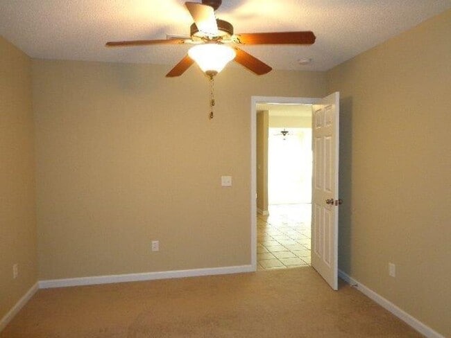 Building Photo - 138 Jasmine Cir